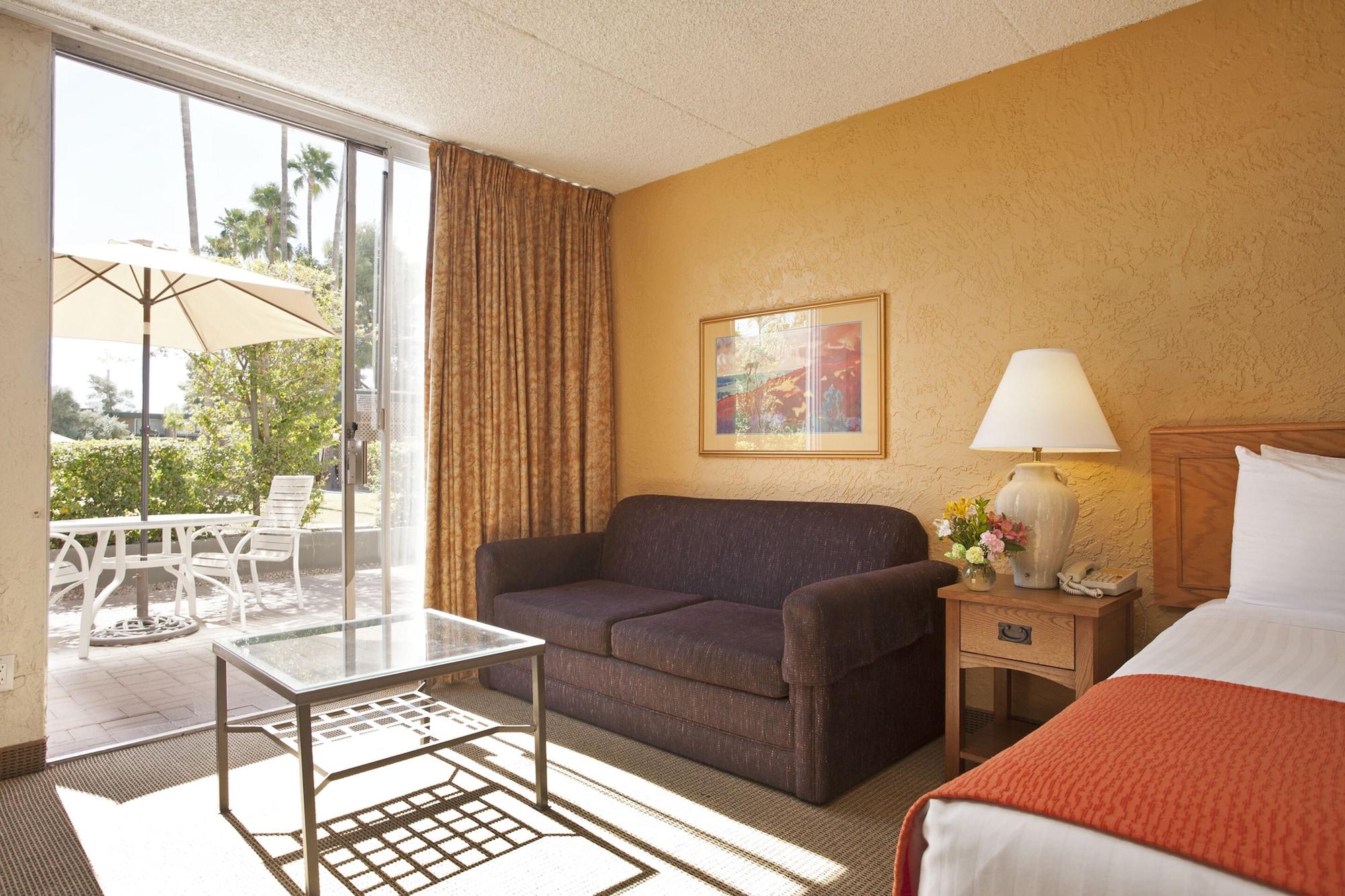 Ramada By Wyndham Tucson Hotel Exterior photo
