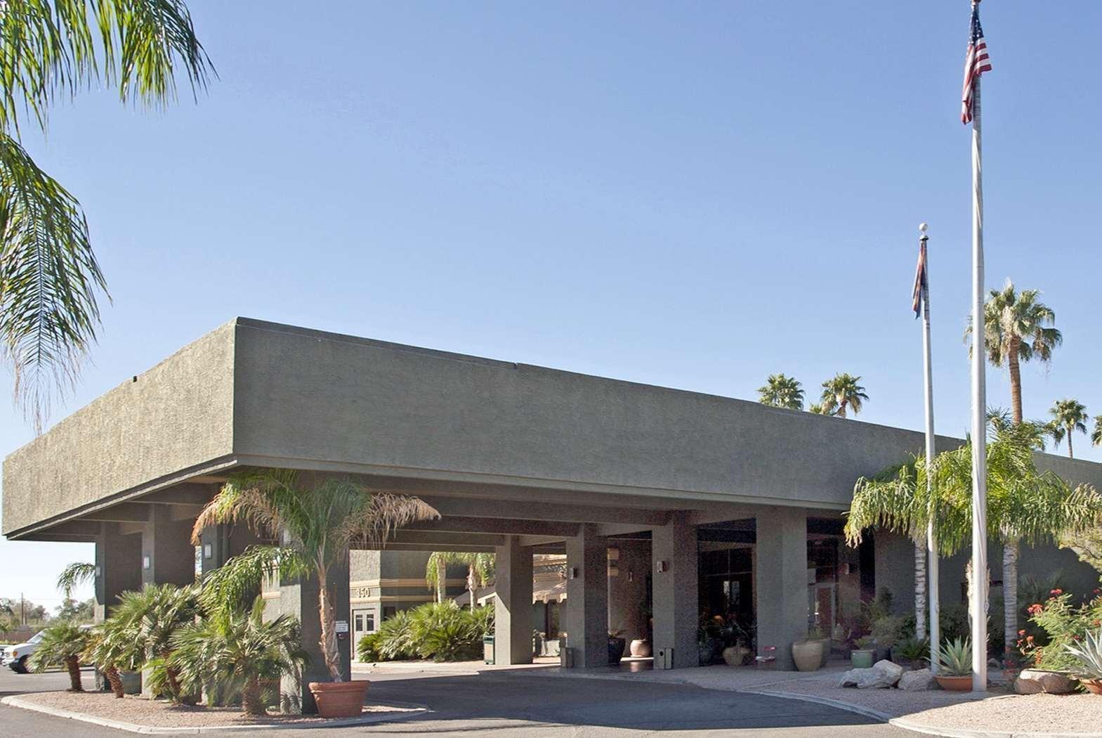 Ramada By Wyndham Tucson Hotel Exterior photo