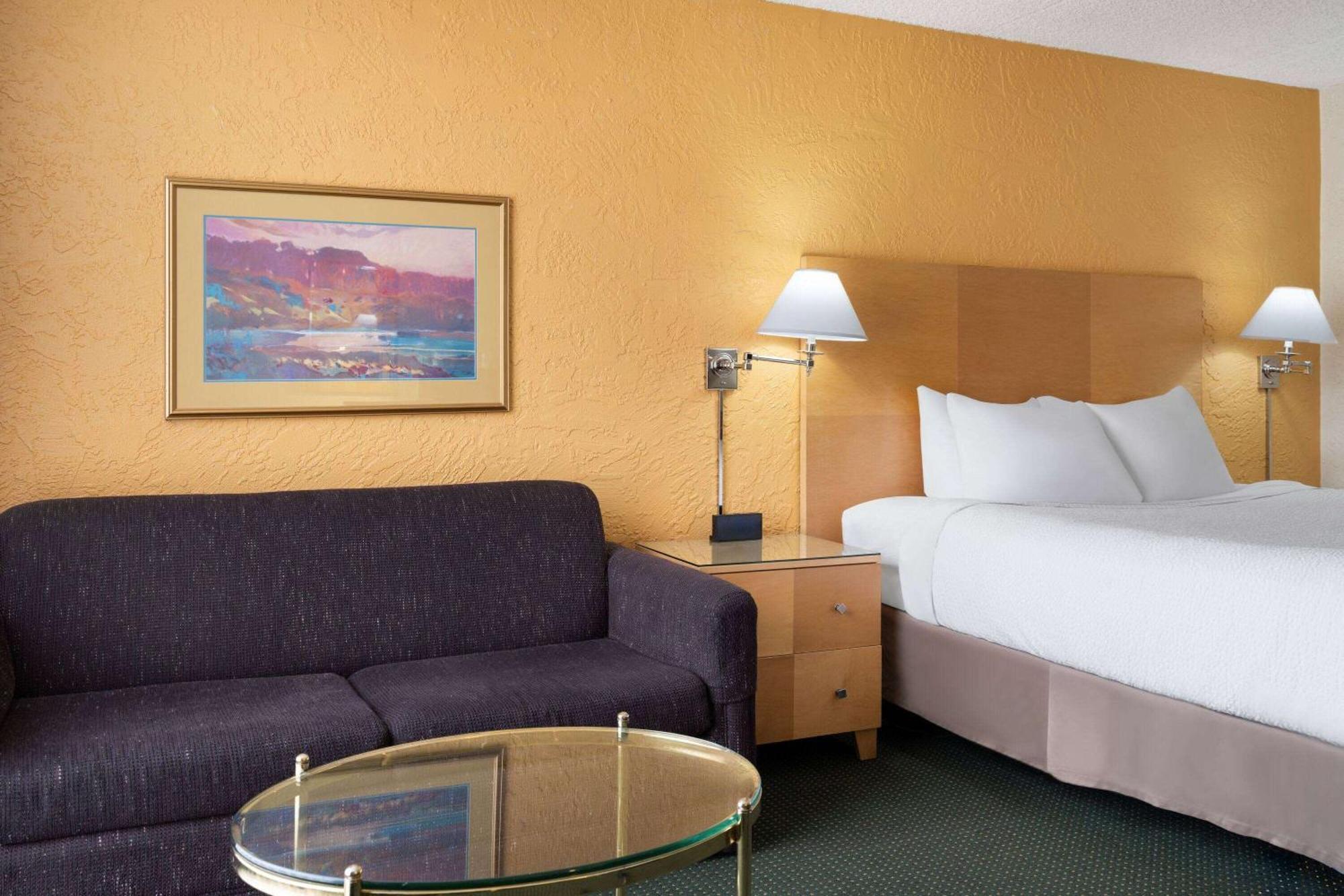 Ramada By Wyndham Tucson Hotel Exterior photo